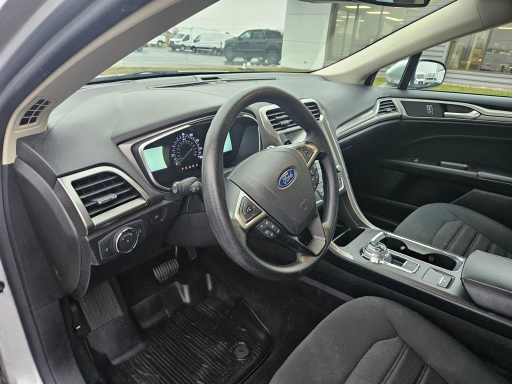 Used 2019 Ford Fusion SE image 14