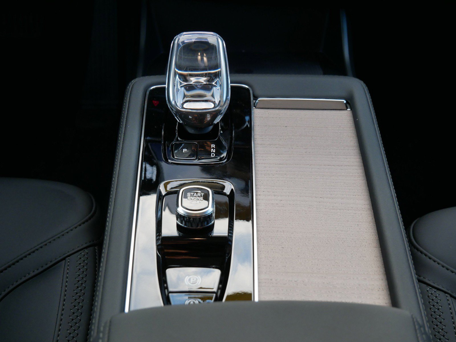 New 2027 Volvo XC90 B6 Plus AWD/4WD image 8