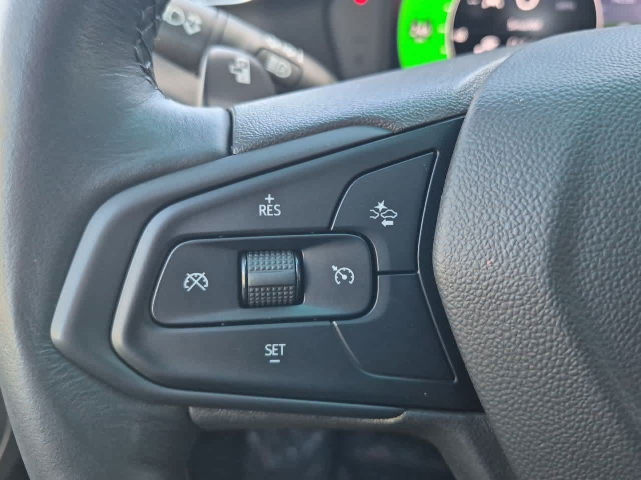 Used 2023 Chevrolet Bolt LT w/ Infotainment Package FWD image 23