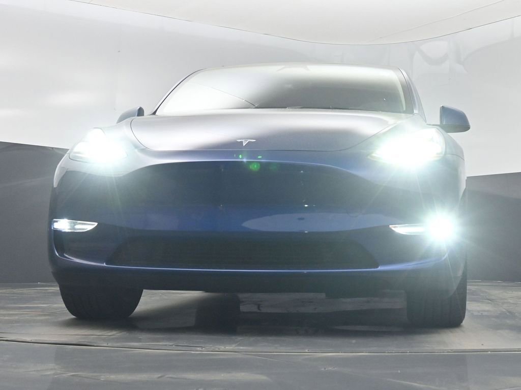 Used 2025 Tesla Model Y Long Range image 31
