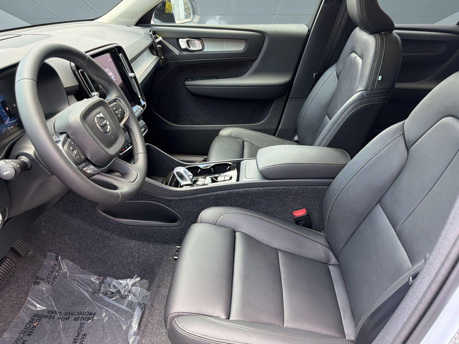 New 2026 Volvo XC40 B5 Plus w/ Climate Package AWD/4WD image 5