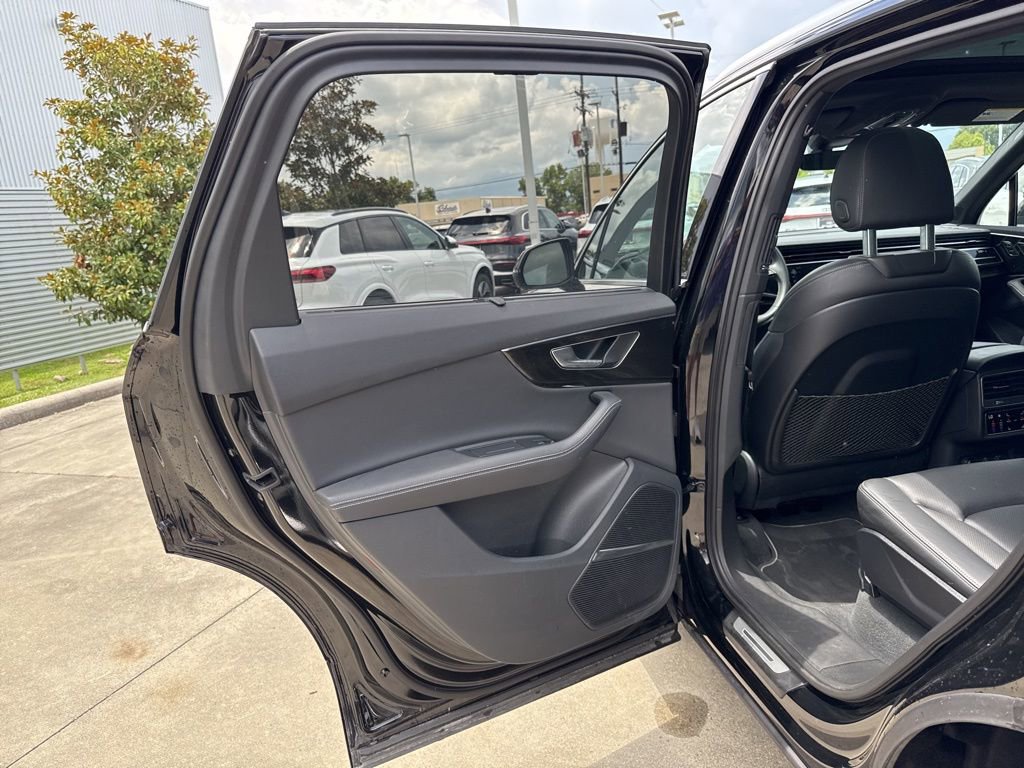 Used 2025 Audi Q7 3.0T Prestige w/ Prestige Package image 28