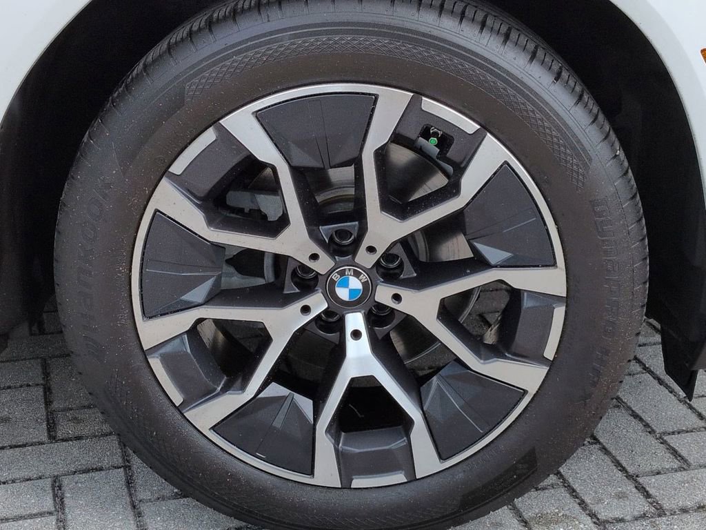 New 2025 BMW X3 xDrive30i w/ Convenience Package image 11