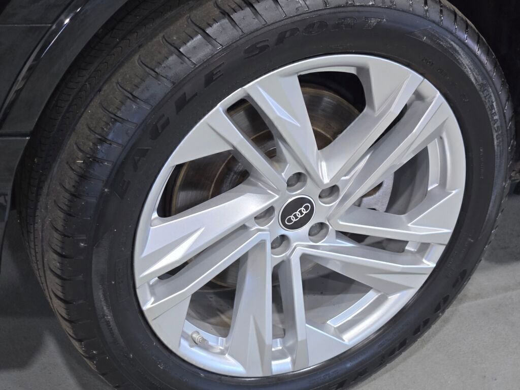 Used 2022 Audi Q7 2.0T Premium image 17