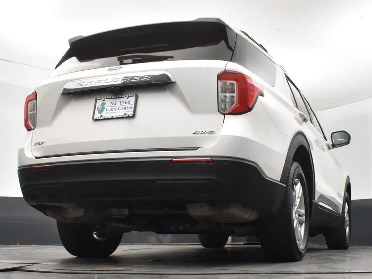 Used 2022 Ford Explorer XLT AWD/4WD image 13
