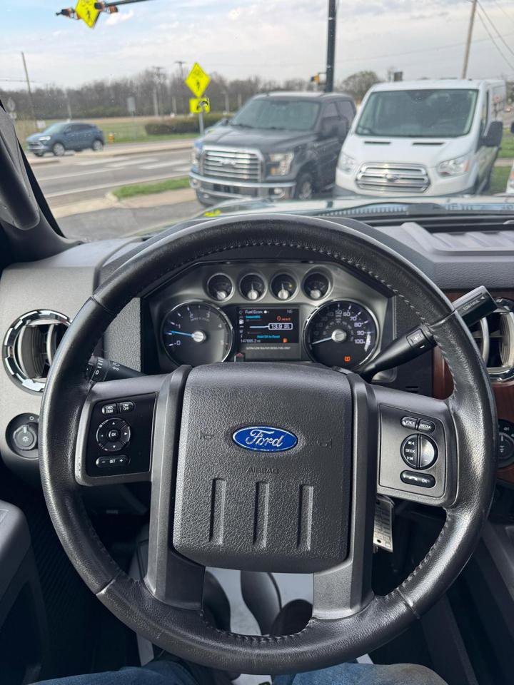 Used 2011 Ford F250 Lariat w/ Lariat Interior Pkg AWD/4WD image 9