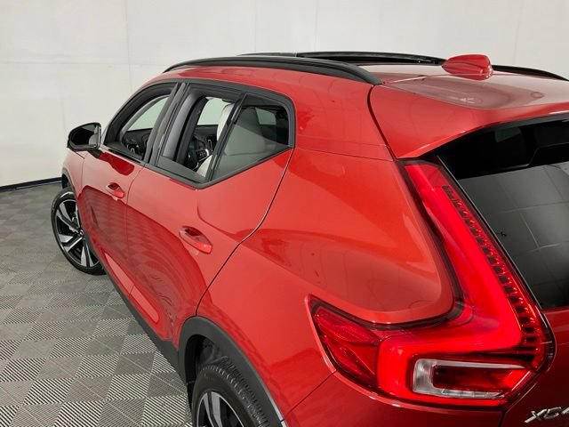 Certified 2025 Volvo XC40 B5 Ultra AWD/4WD image 38