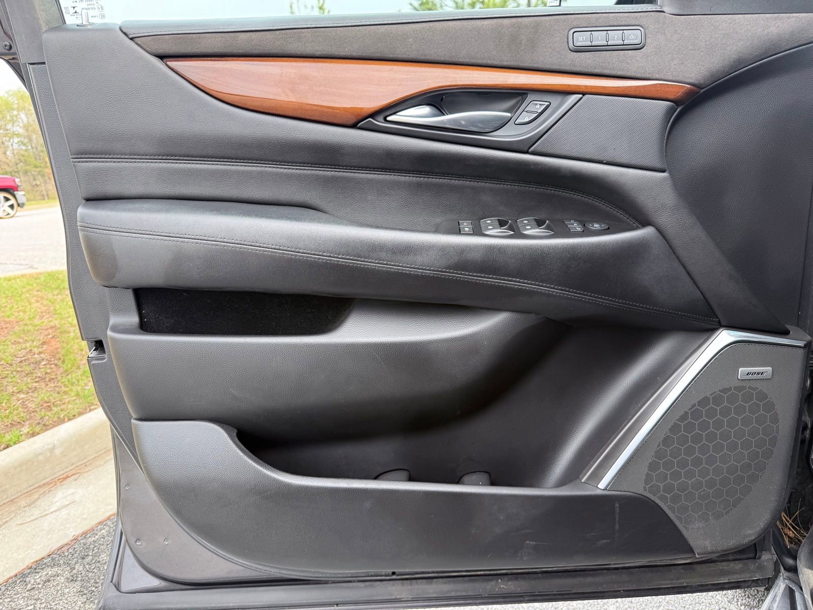 Used 2018 Cadillac Escalade Luxury image 44