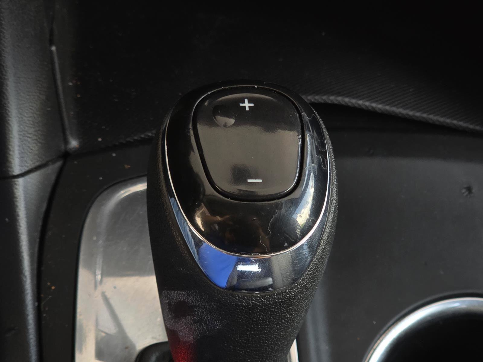 Used 2021 Chevrolet Equinox LT FWD image 24