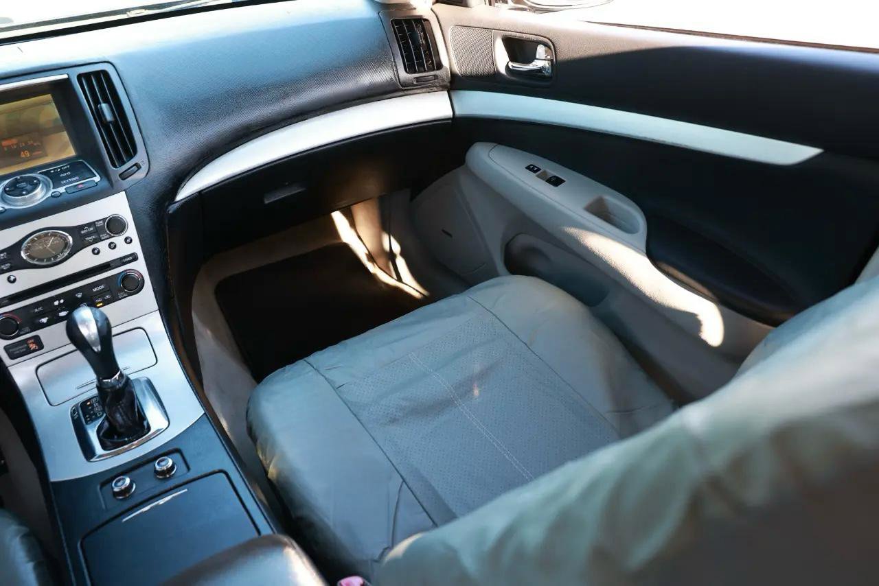 Used 2009 INFINITI G37 Journey w/ Premium Pkg image 22