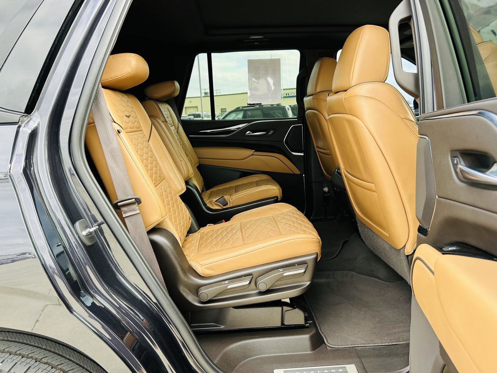 Used 2022 Cadillac Escalade Sport w/ Touring Package AWD/4WD image 40