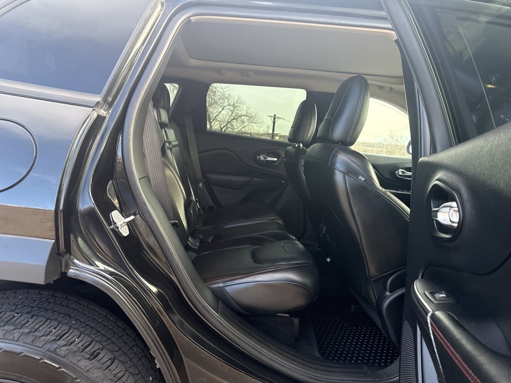 Used 2016 Jeep Cherokee Trailhawk w/ Comfort/Convenience Group image 25