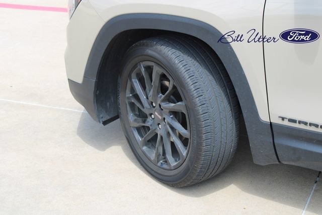 Used 2023 GMC Terrain SLE w/ Elevation Edition FWD image 9