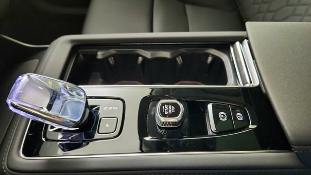 New 2026 Volvo XC90 T8 Plus w/ Protection Package AWD/4WD image 17
