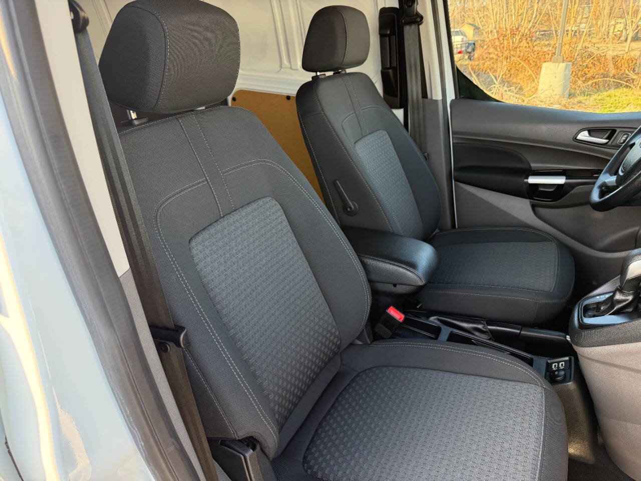 Used 2021 Ford Transit Connect XLT image 19