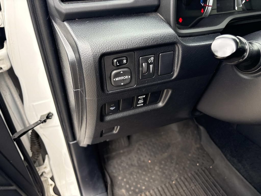 Used 2019 Toyota 4Runner TRD Off-Road Premium AWD/4WD image 12