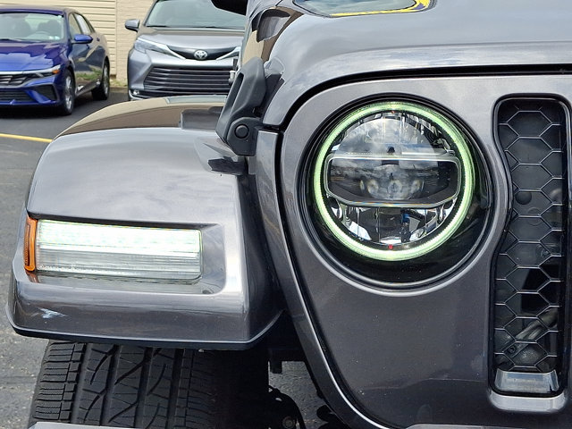 Used 2021 Jeep Wrangler Unlimited Sahara AWD/4WD image 9
