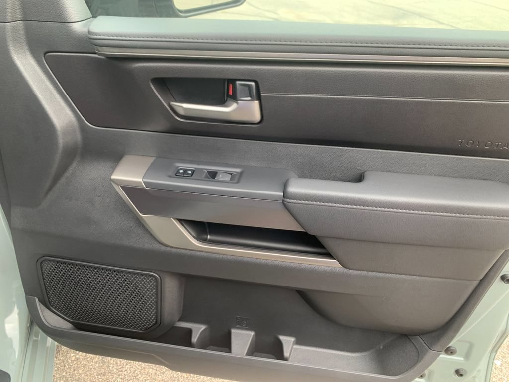New 2026 Toyota Tundra SR5 AWD/4WD image 18
