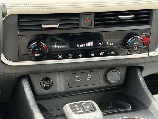 Used 2025 Nissan Rogue SV AWD/4WD image 18