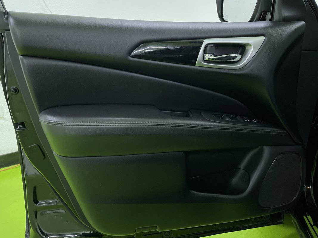 Used 2020 Nissan Pathfinder S image 16