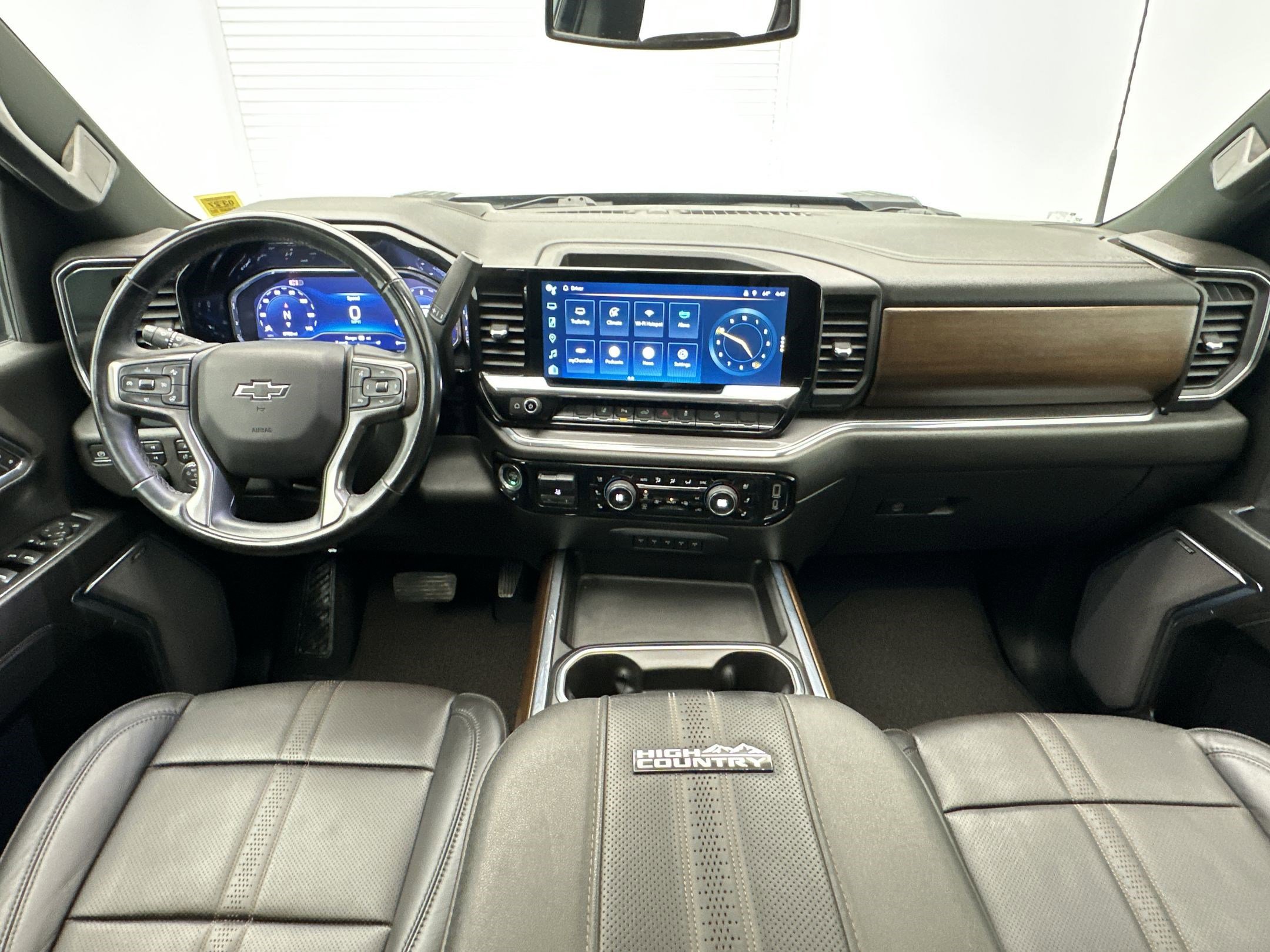 Certified 2024 Chevrolet Silverado 2500 High Country w/ Midnight Edition image 17