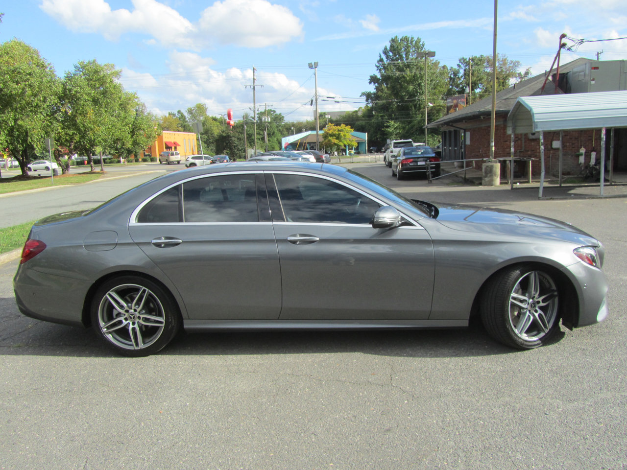 Used 2017 Mercedes-Benz E 300 image 11