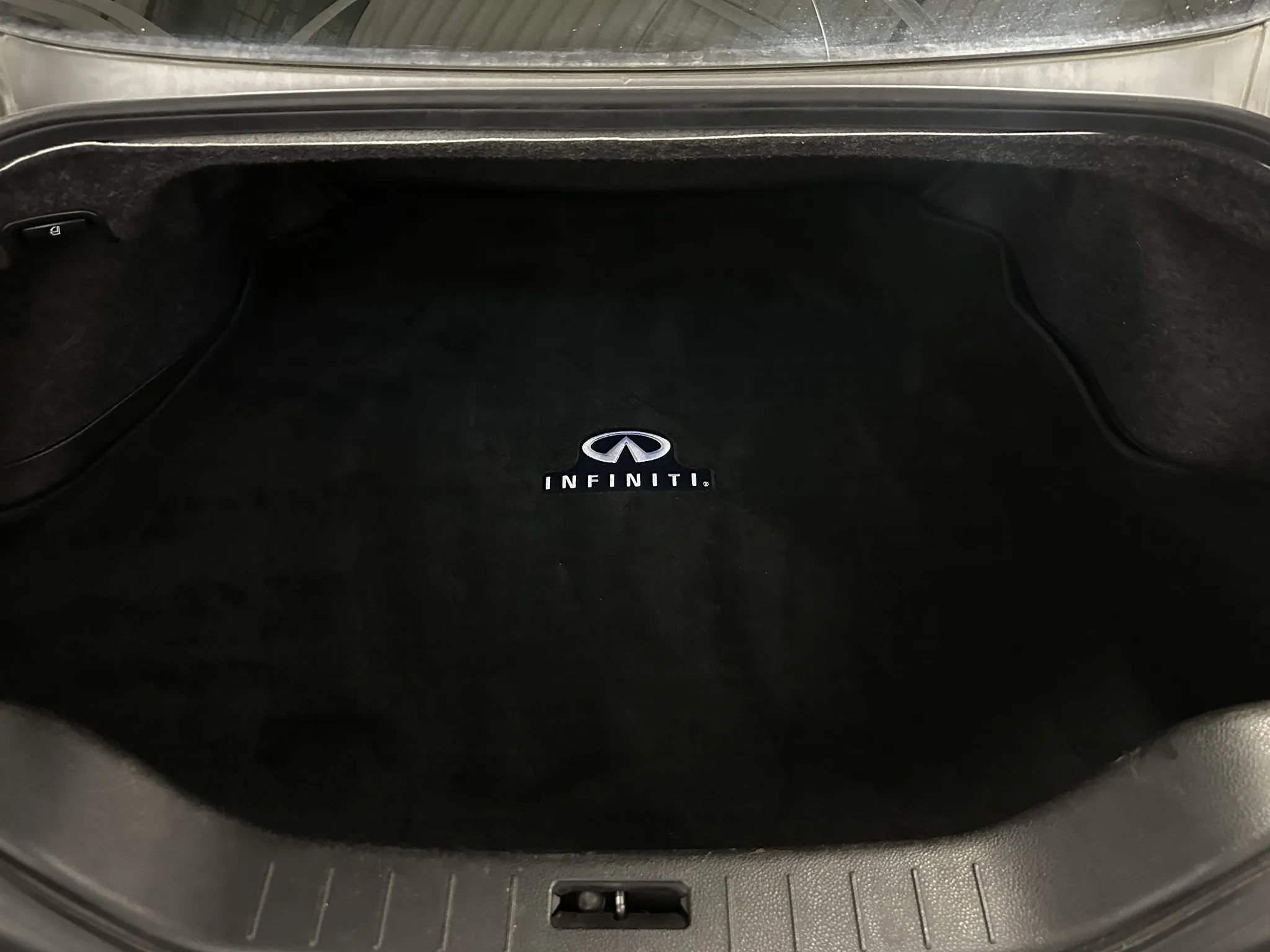 Used 2010 INFINITI G37 Journey w/ Premium Pkg image 13