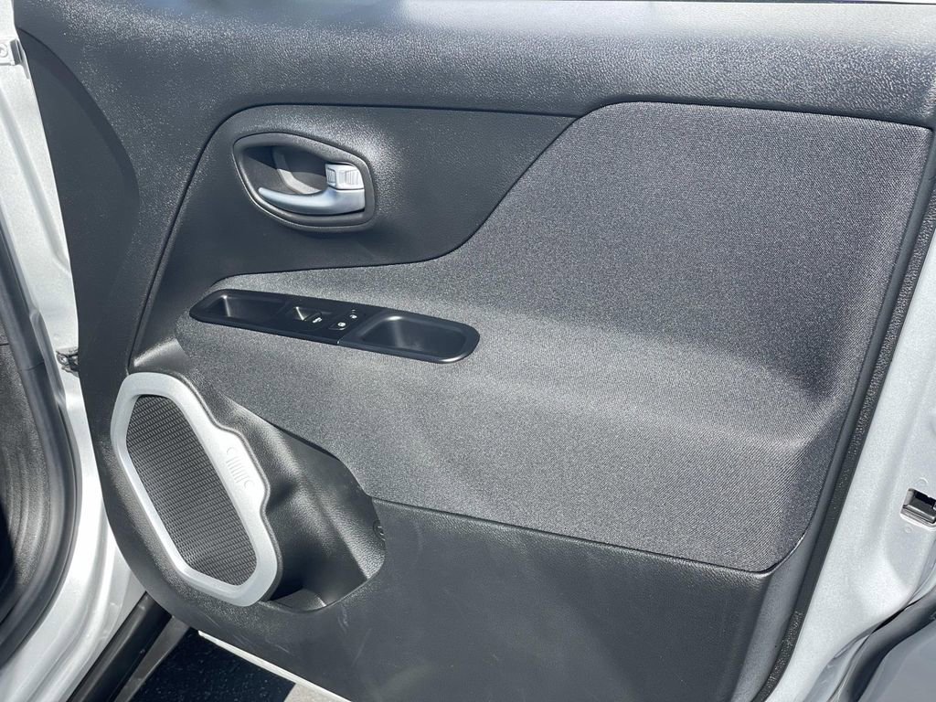 Used 2021 Jeep Renegade Sport image 27