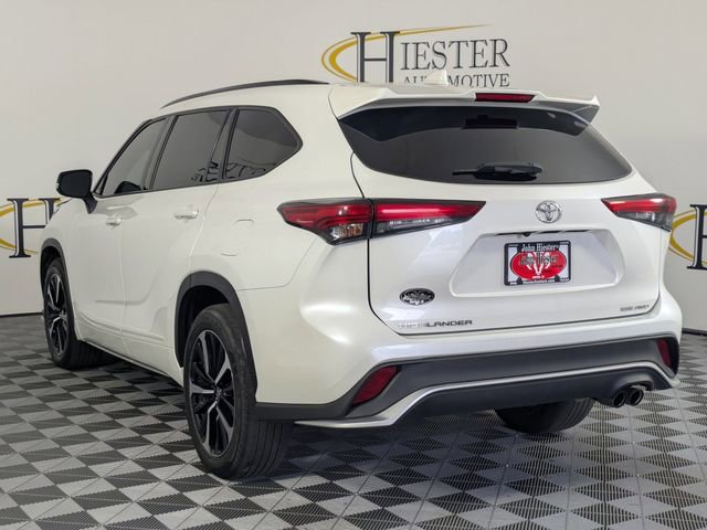 Used 2021 Toyota Highlander XSE AWD/4WD image 4