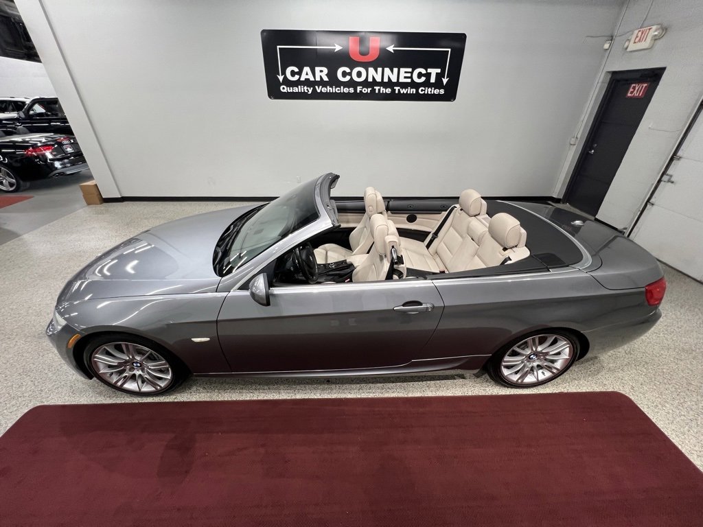Used 2013 BMW 335i Convertible image 28