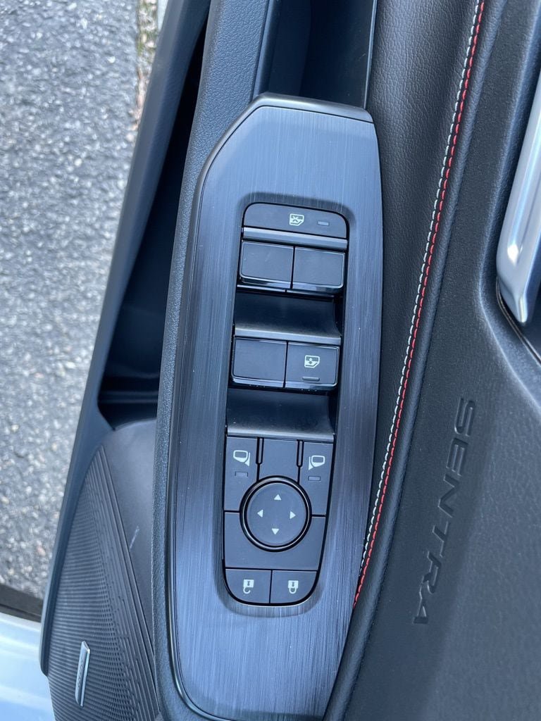 New 2026 Nissan Sentra SR w/ SR Premium Package FWD image 9