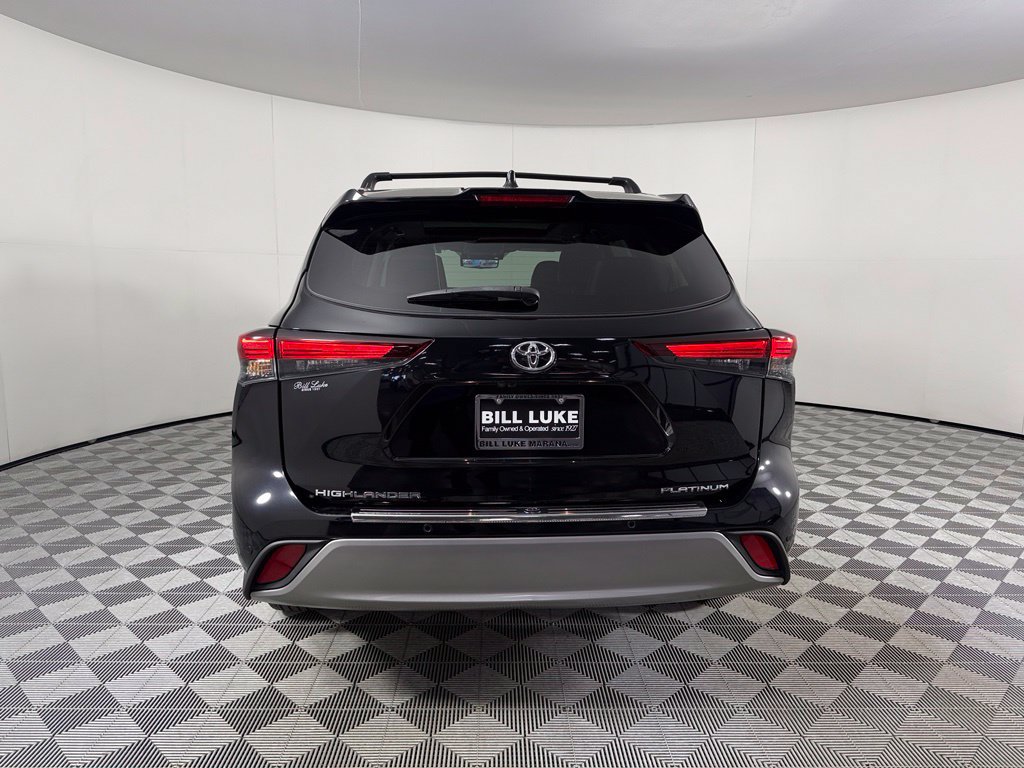 Used 2024 Toyota Highlander Platinum FWD image 7