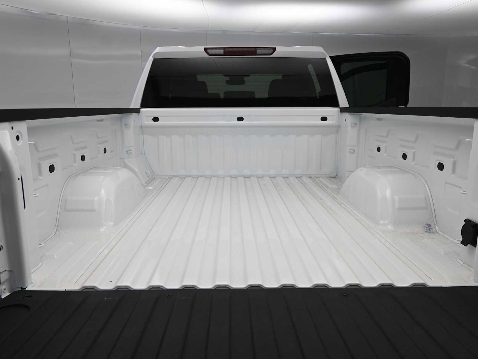 New 2026 GMC Sierra 1500 Pro w/ Pro Value Package image 14