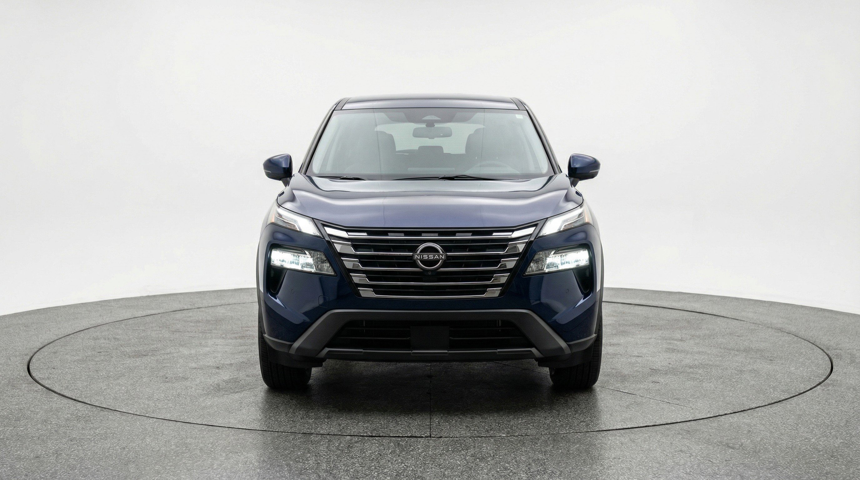 Used 2025 Nissan Rogue SV image 2