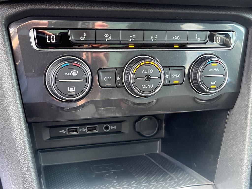 Used 2020 Volkswagen Tiguan SE w/ Panoramic Sunroof Package AWD/4WD image 18