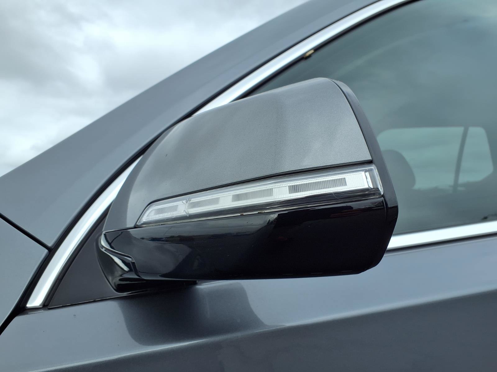 Used 2020 Chevrolet Traverse LT FWD image 31