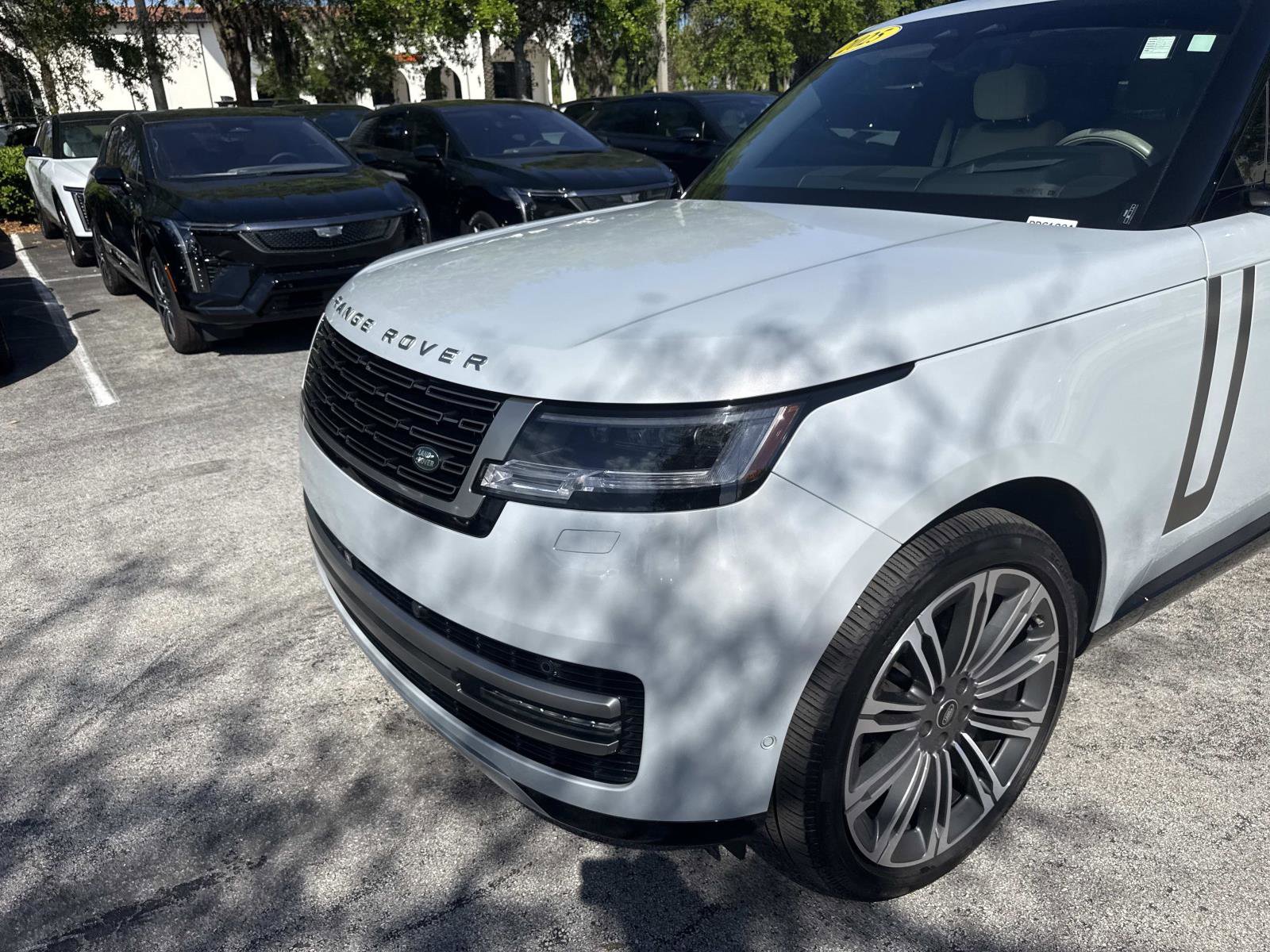 Used 2025 Land Rover Range Rover Long Wheelbase SE AWD/4WD image 9