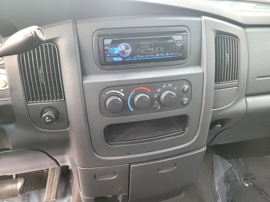 Used 2004 Dodge Ram 1500 Truck SLT image 22