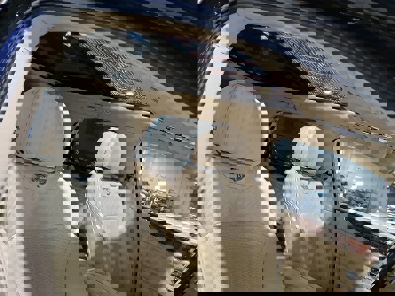 Used 2017 Bentley Bentayga image 36