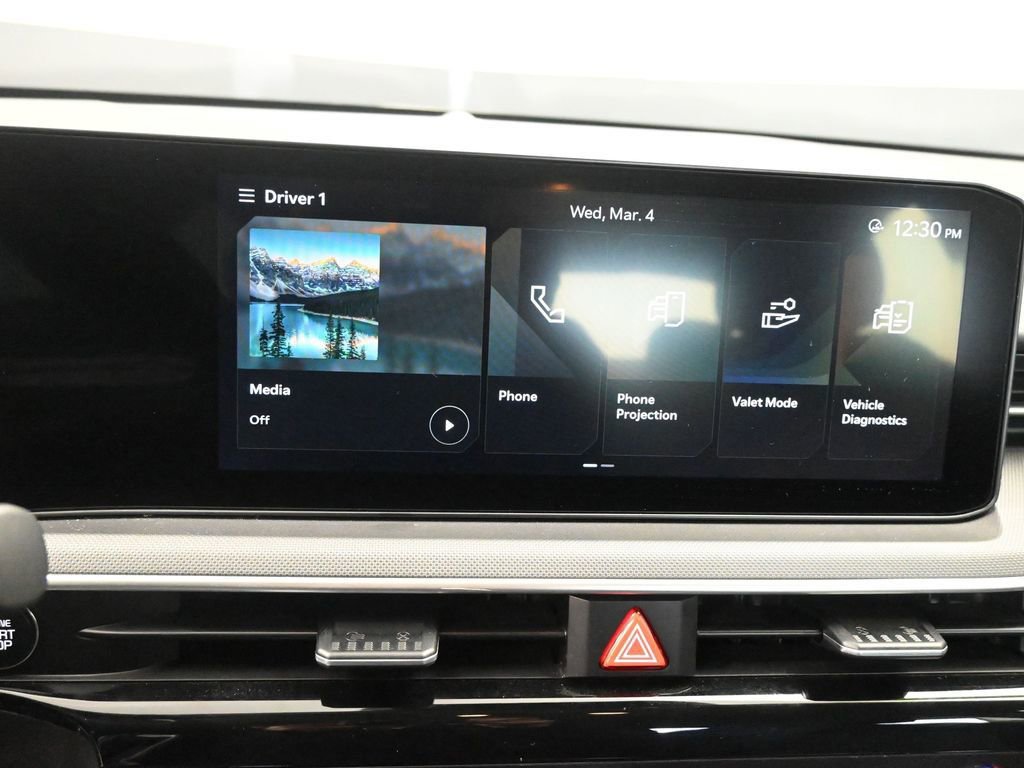 Used 2025 Kia K5 LXS image 32