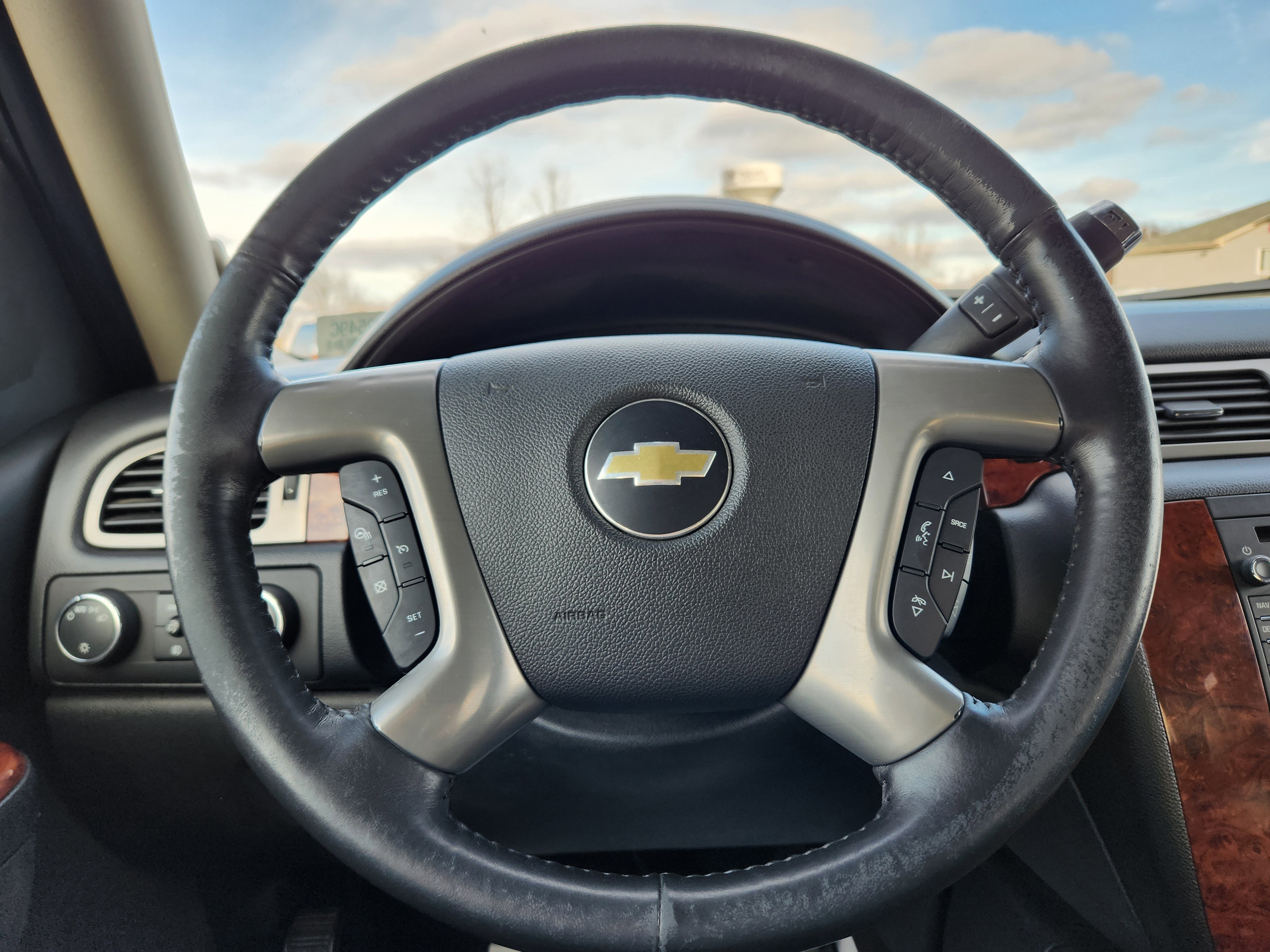 Used 2013 Chevrolet Avalanche LTZ image 21