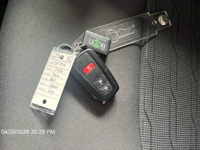 Used 2024 Toyota RAV4 SE AWD/4WD image 13