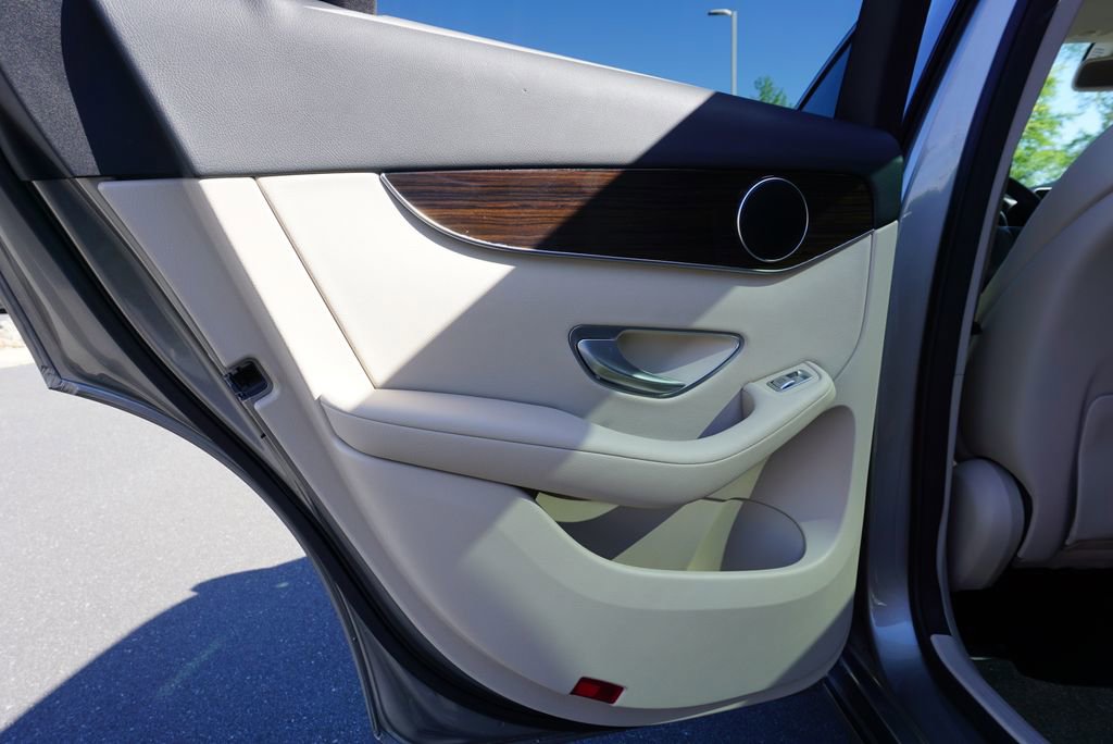 Used 2019 Mercedes-Benz GLC 300 image 38