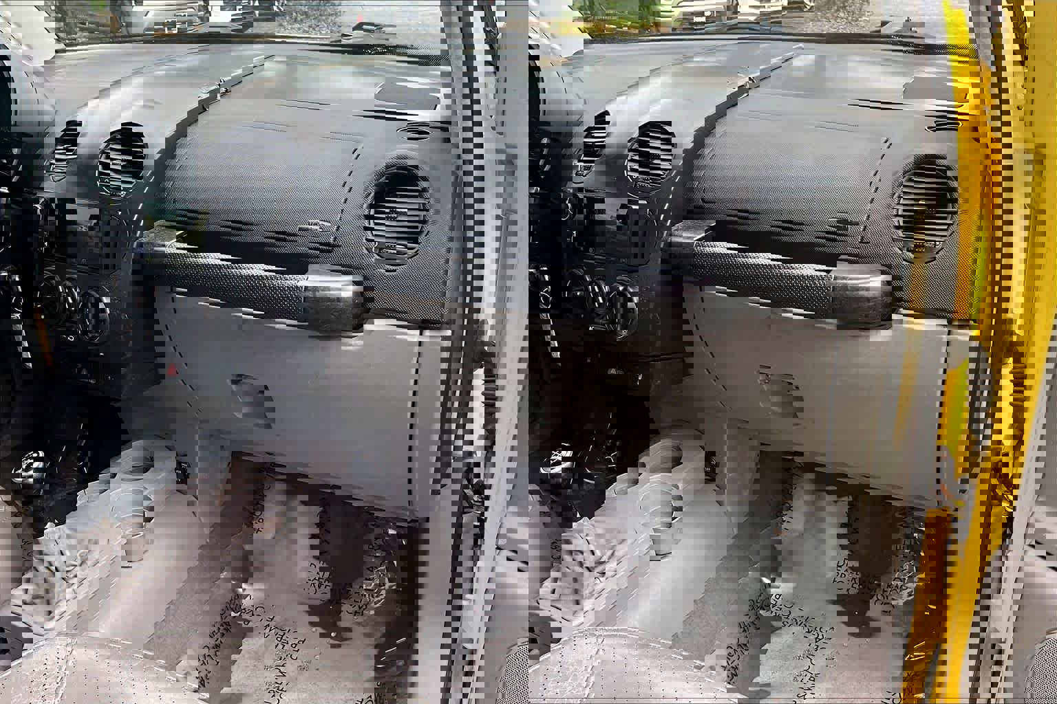 Used 2001 Volkswagen Beetle GLX FWD image 18