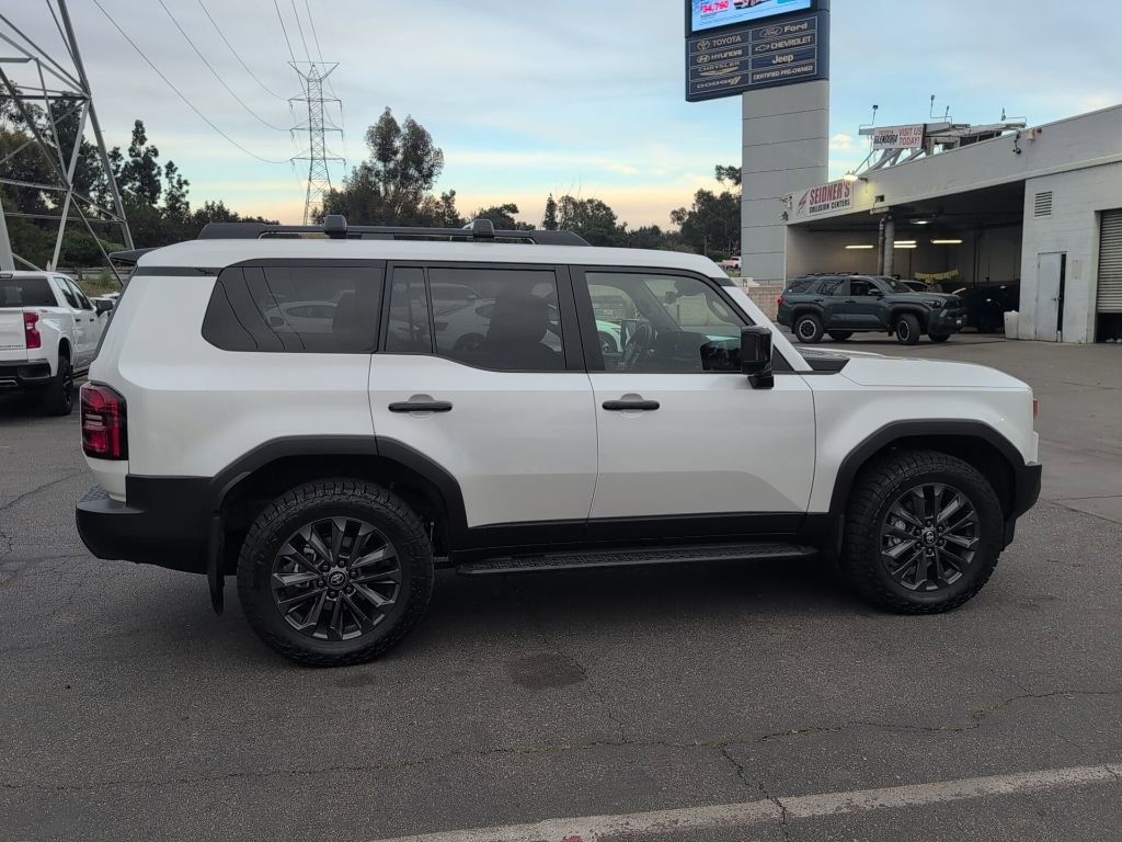 Certified 2024 Toyota Land Cruiser image 7