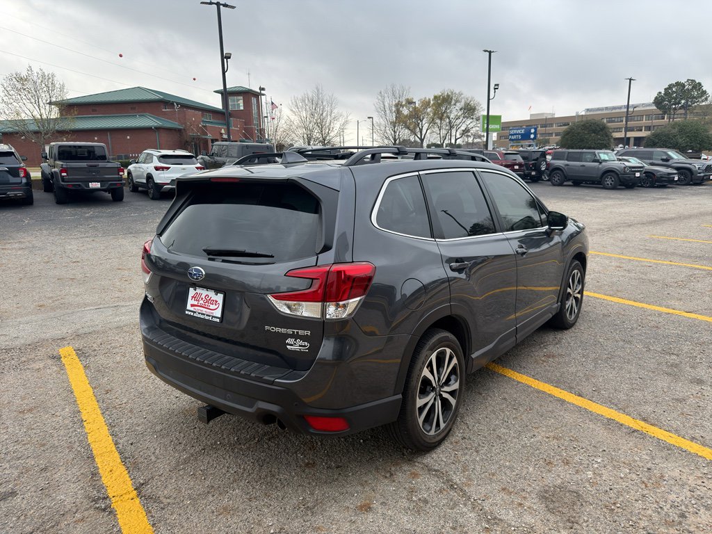 Used 2022 Subaru Forester Limited image 5