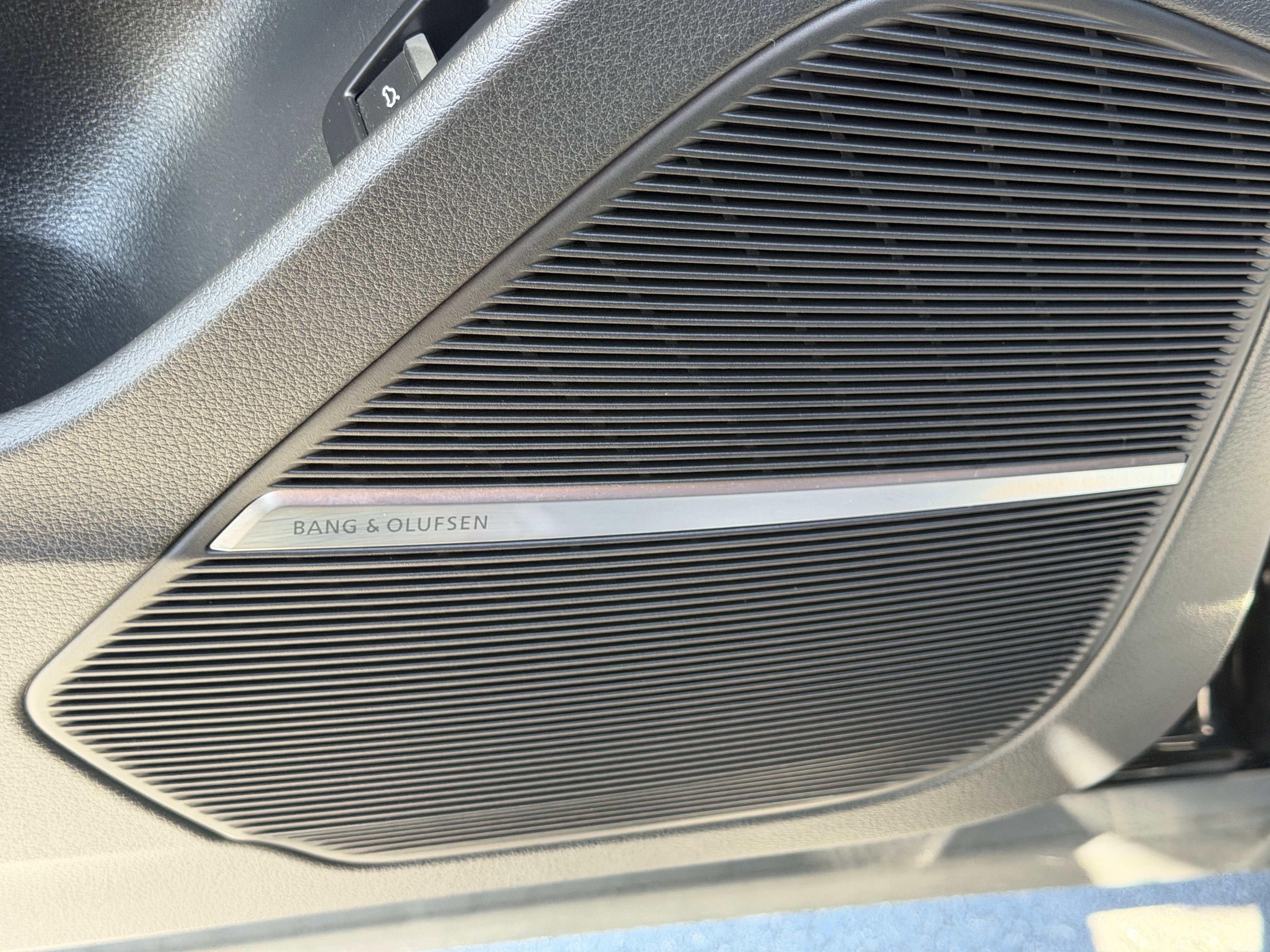 Used 2021 Audi Q8 Premium Plus AWD/4WD image 18