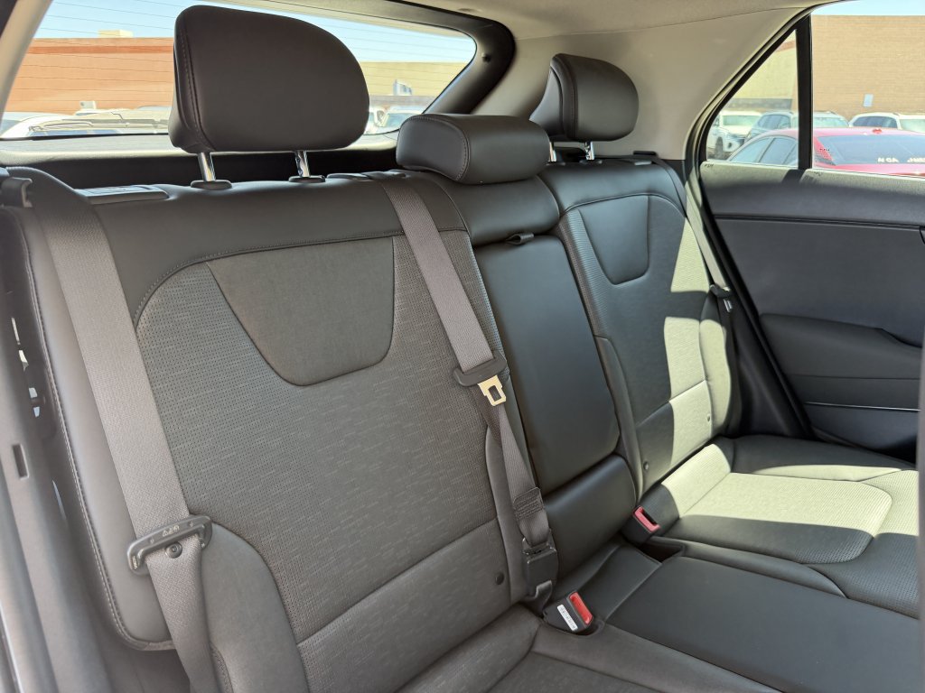Used 2024 Kia Niro SX Touring FWD image 37