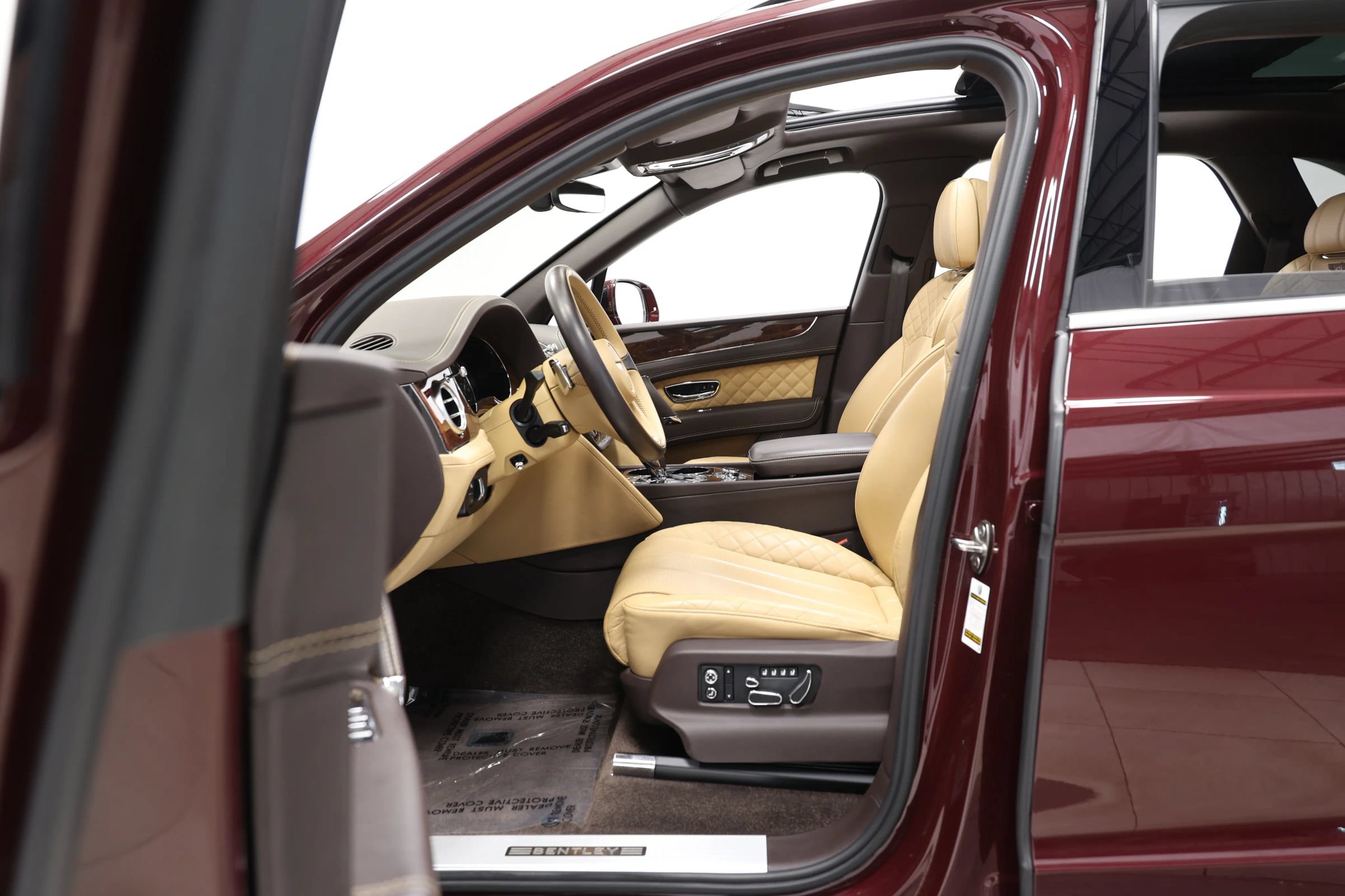 Used 2018 Bentley Bentayga AWD/4WD image 13