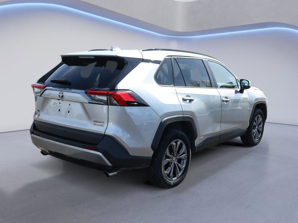 Used 2022 Toyota RAV4 Limited AWD/4WD image 7